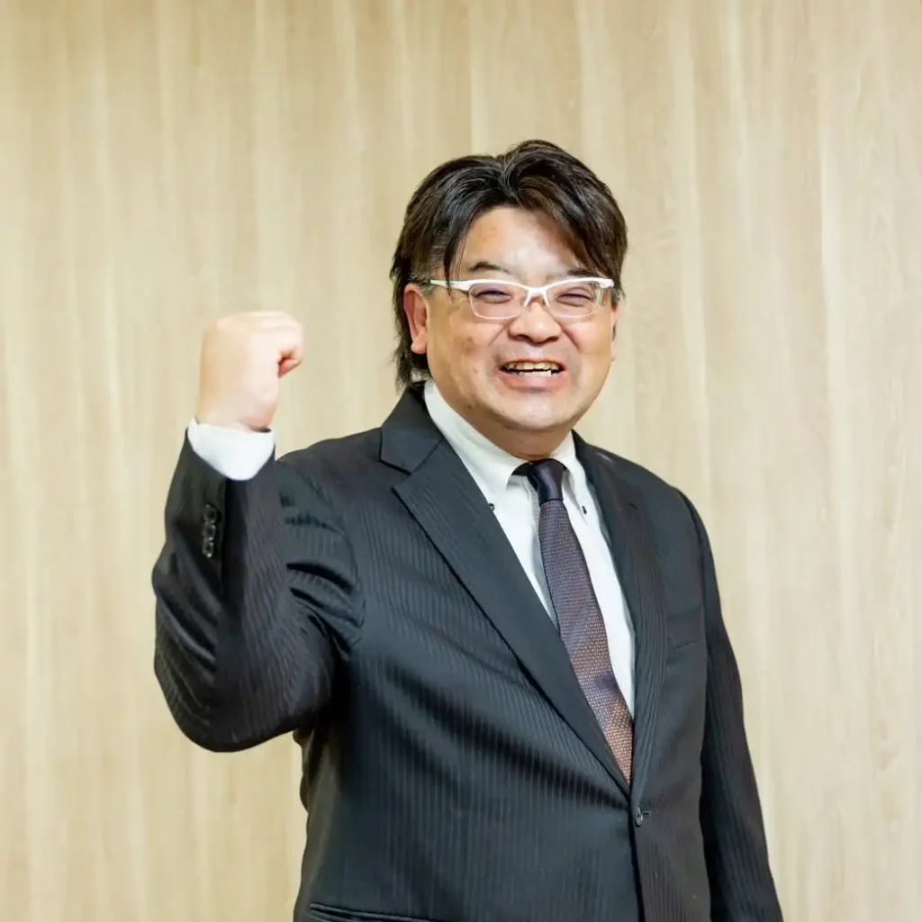 合同会社あっとプラス
代表　轡田 浩二